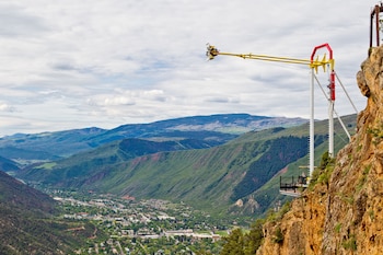 hotel glenwood springs