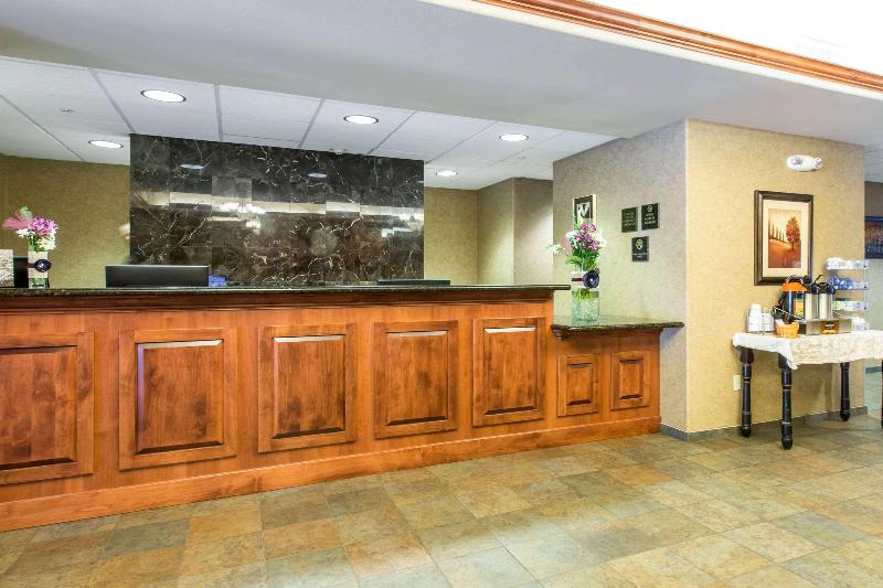 Comfort Inn & Suites Glenwood Springs On The River,Oasis Creek>>Glenwood Springs,3 star