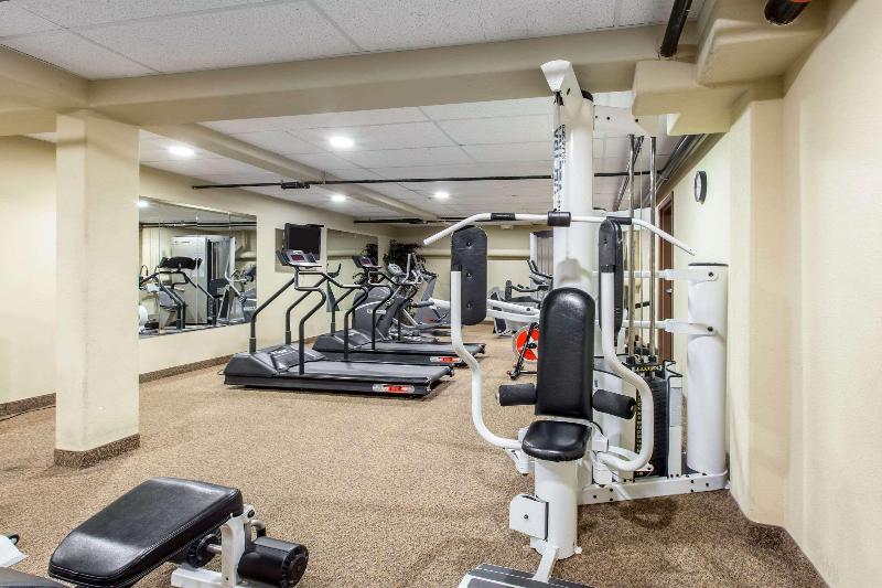 Comfort Inn & Suites Glenwood Springs On The River,Oasis Creek>>Glenwood Springs,3 star