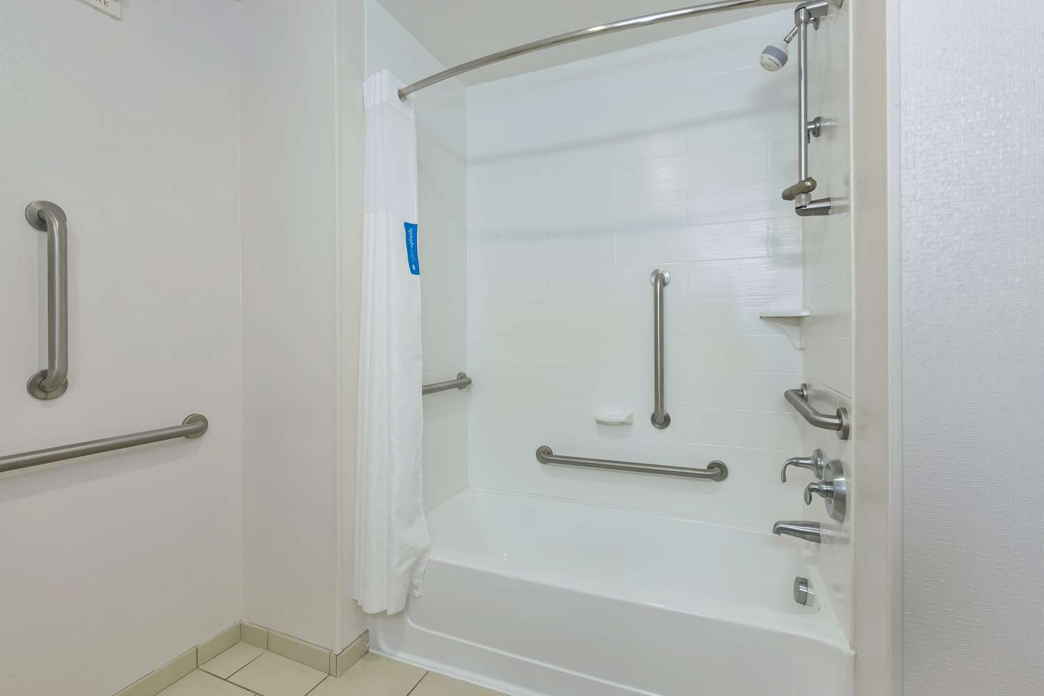 hampton inn and suites flint grand blanc
