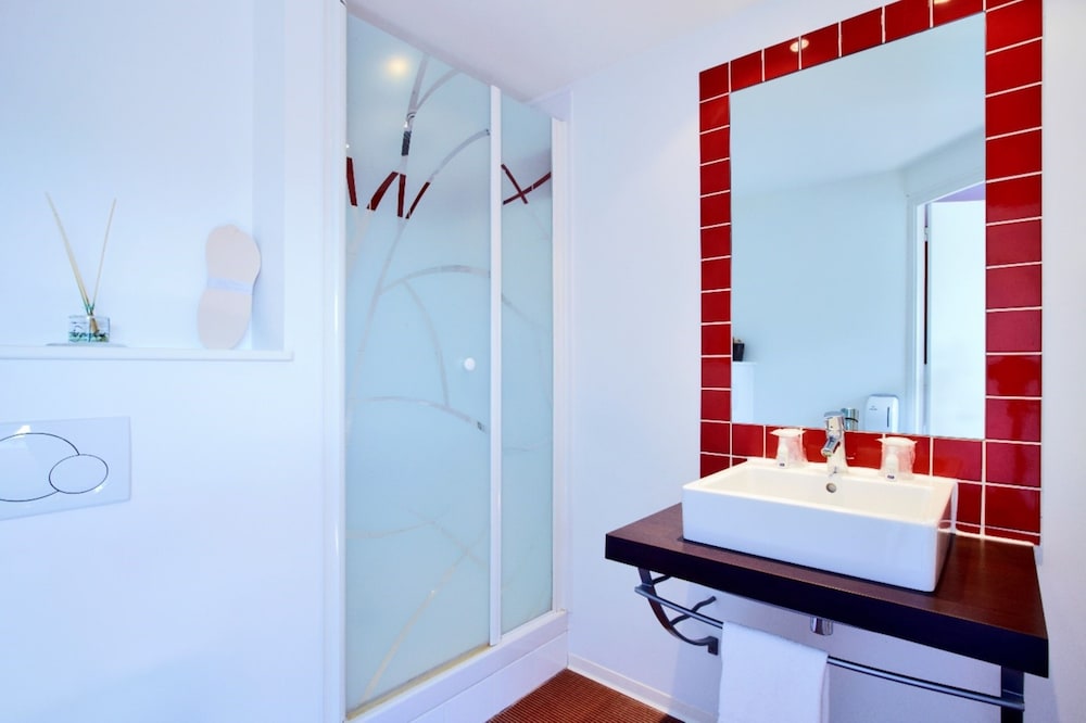 Kyriad Rouen Nord - Mont-Saint-Aignan,Maromme>>Berville,3 star