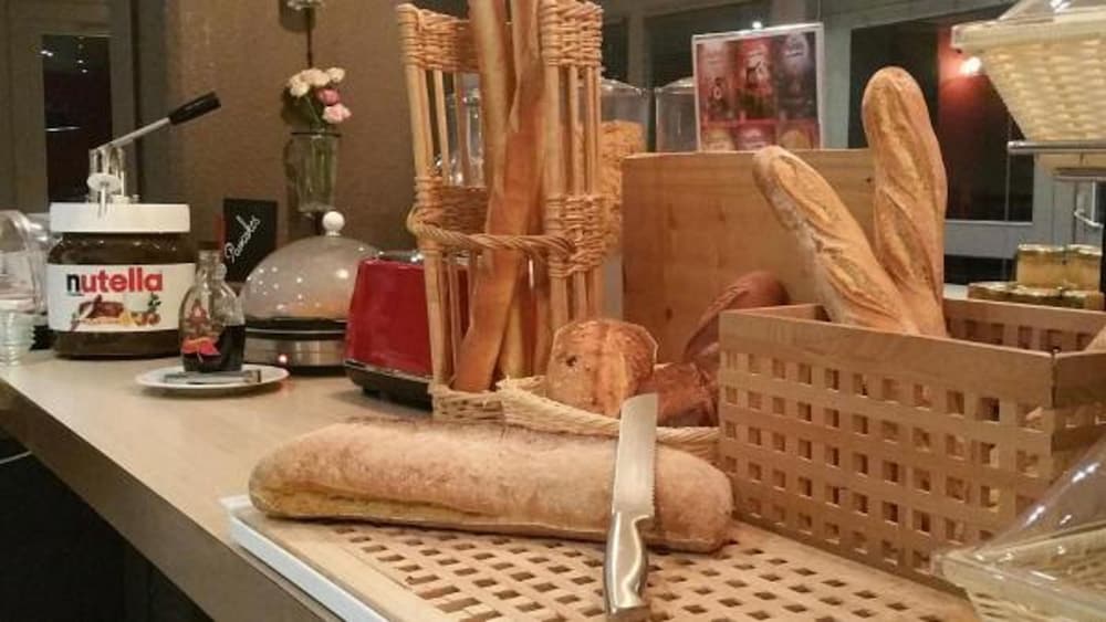 kyriad rouen nord mont saint aignan