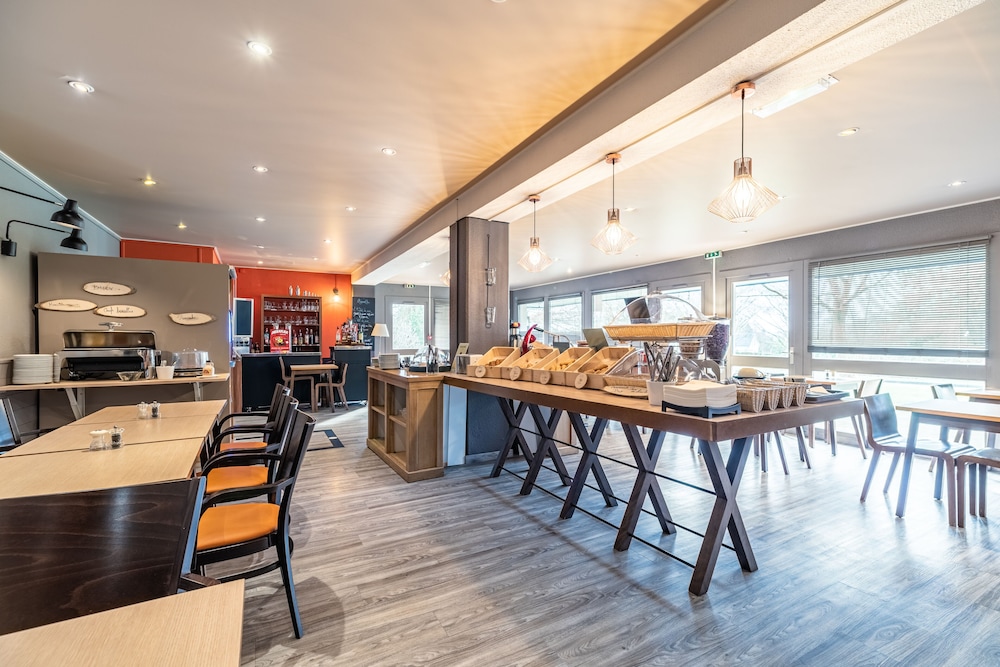 kyriad rouen nord mont saint aignan