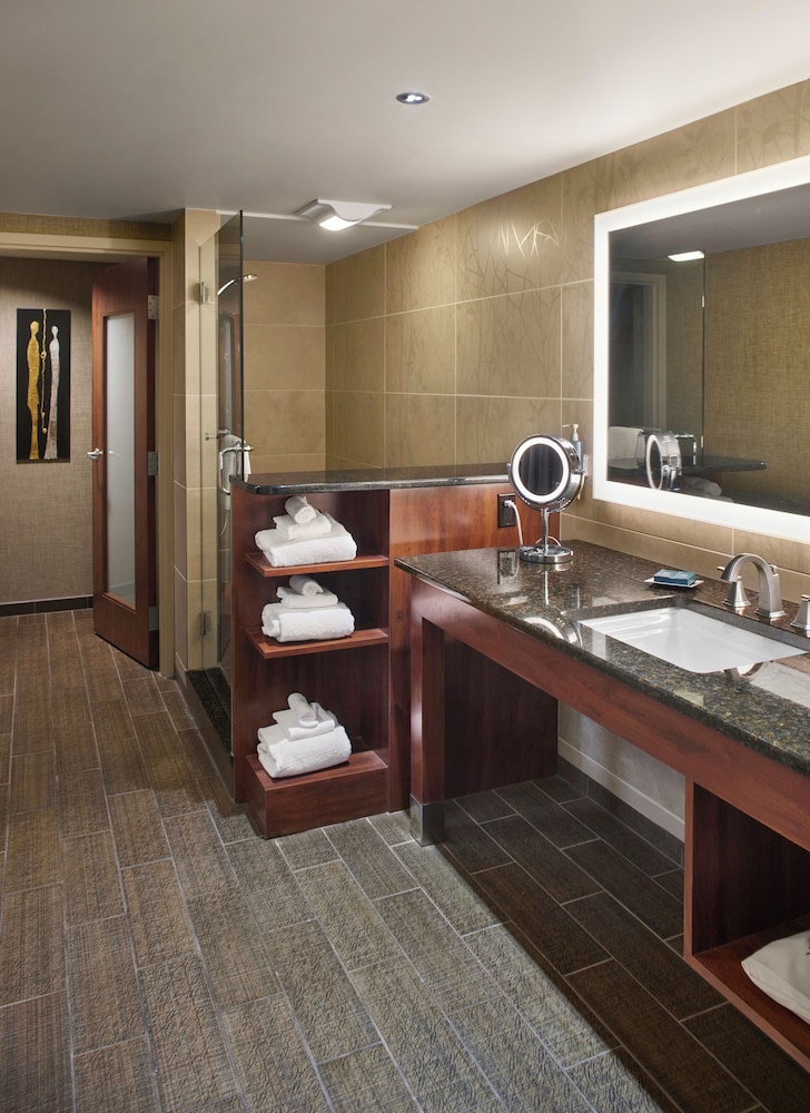 hilton akron fairlawn