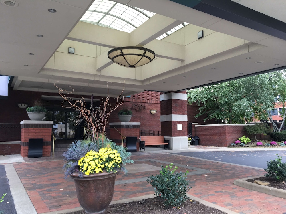 hilton akron fairlawn