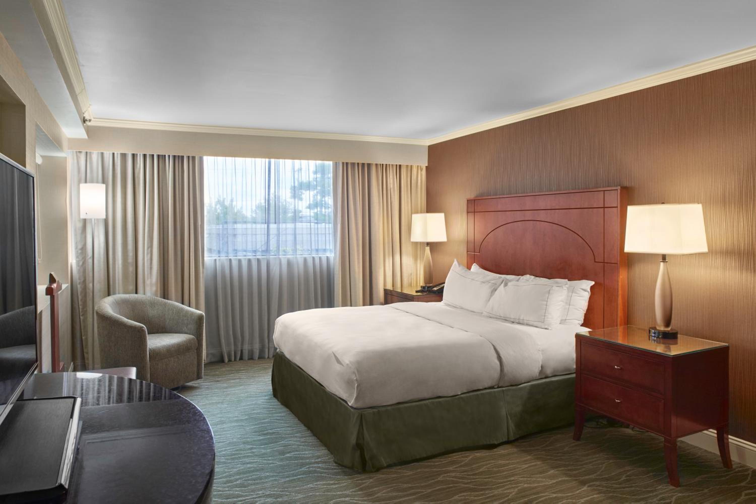 hilton akron fairlawn