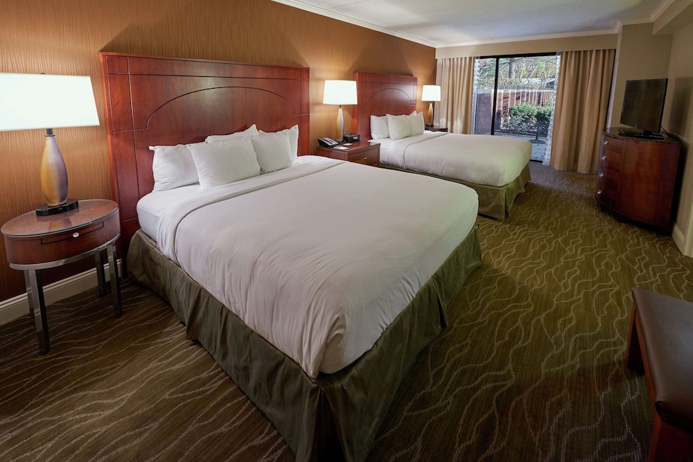 hilton akron fairlawn