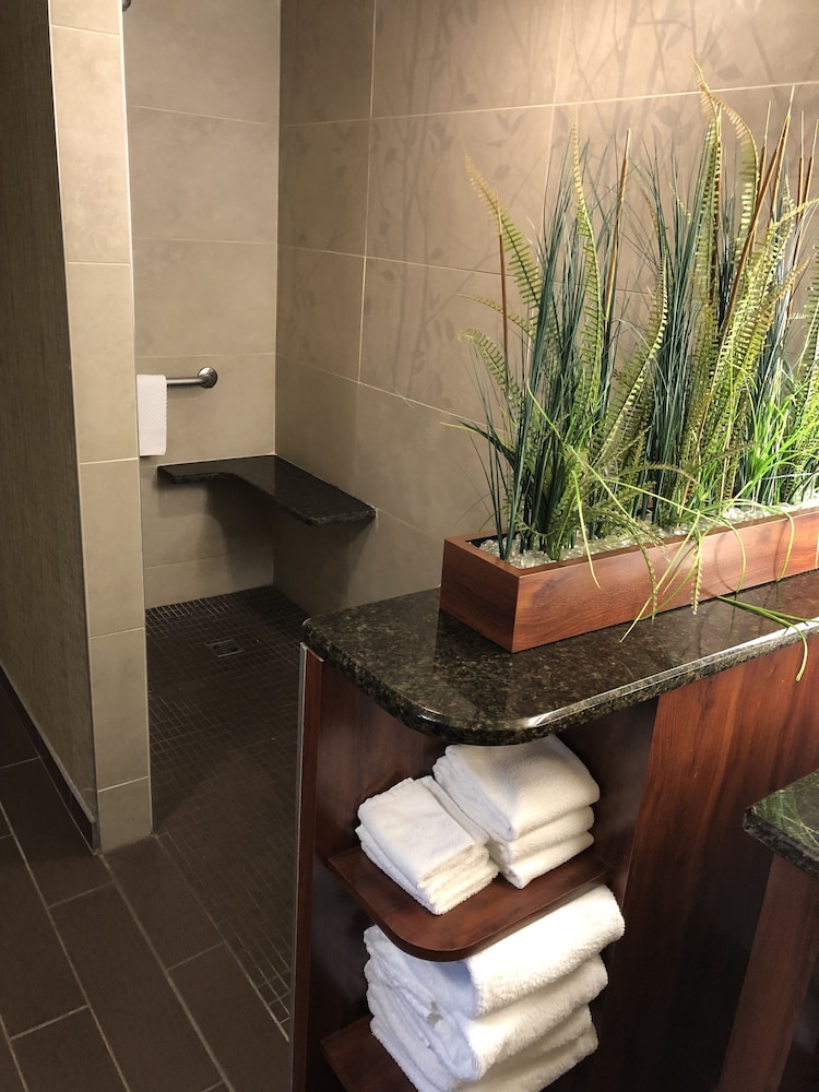 hilton akron fairlawn