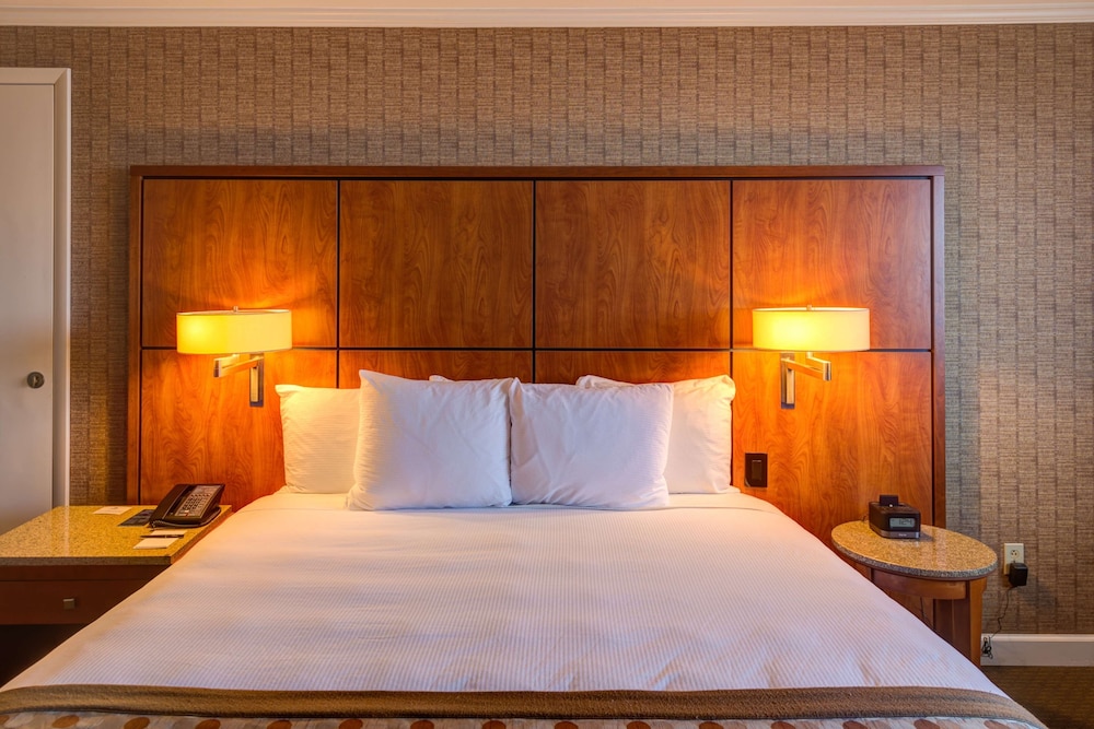 hilton akron fairlawn