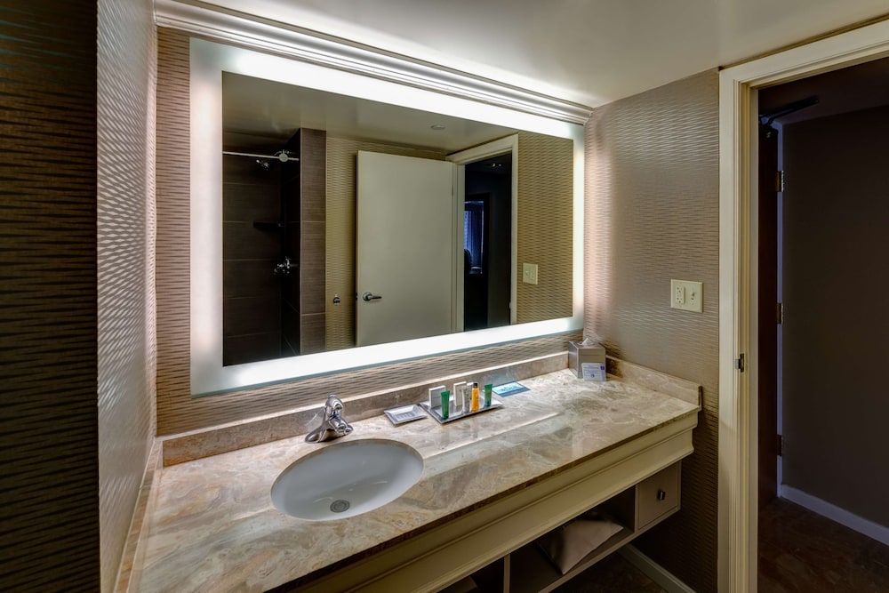 hilton akron fairlawn