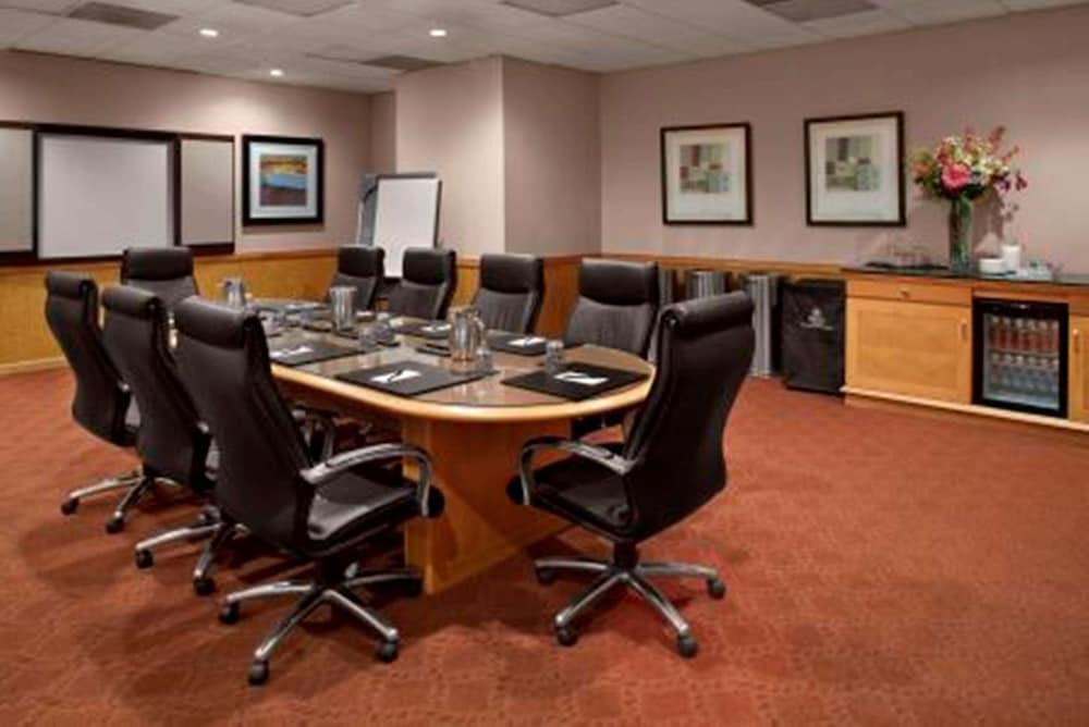 hilton akron fairlawn