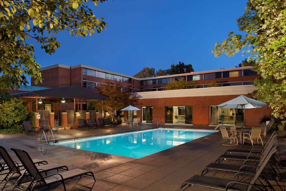 hilton akron fairlawn