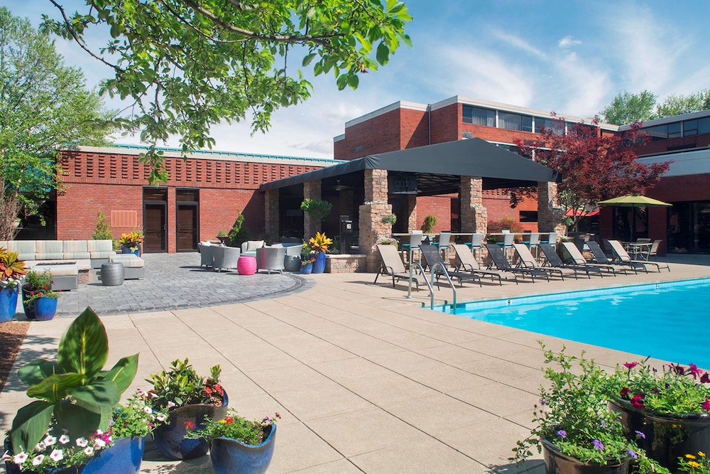 hilton akron fairlawn