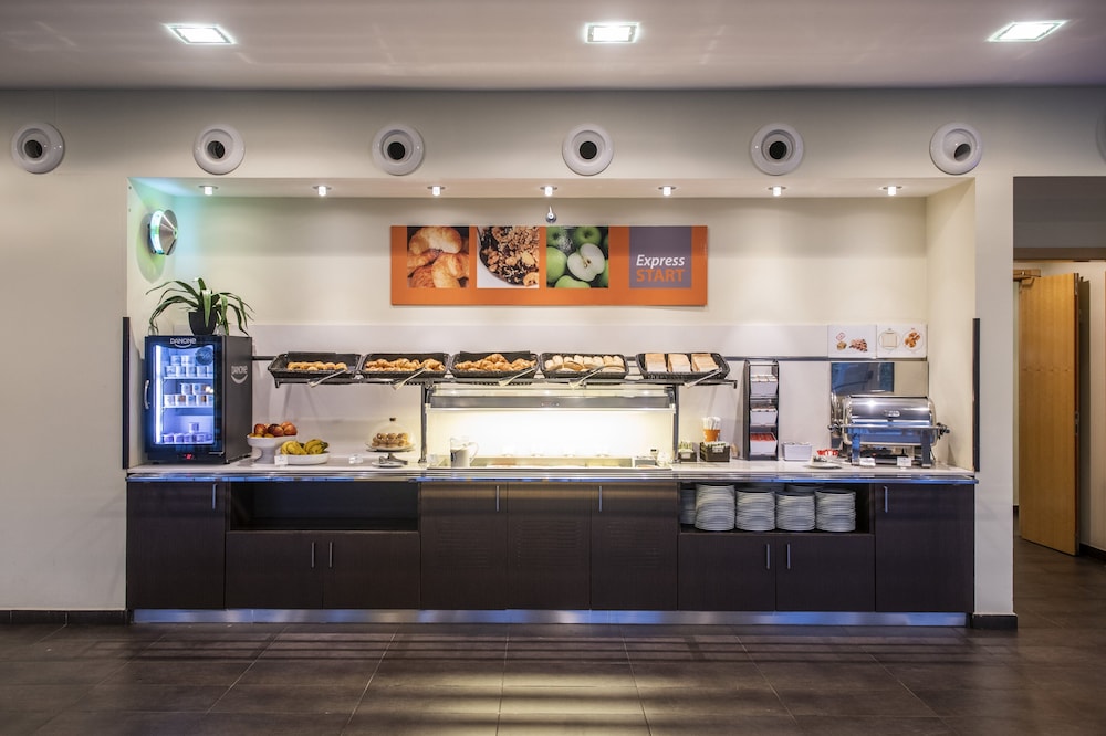 holiday inn express barcelona sant cugat by ihg
