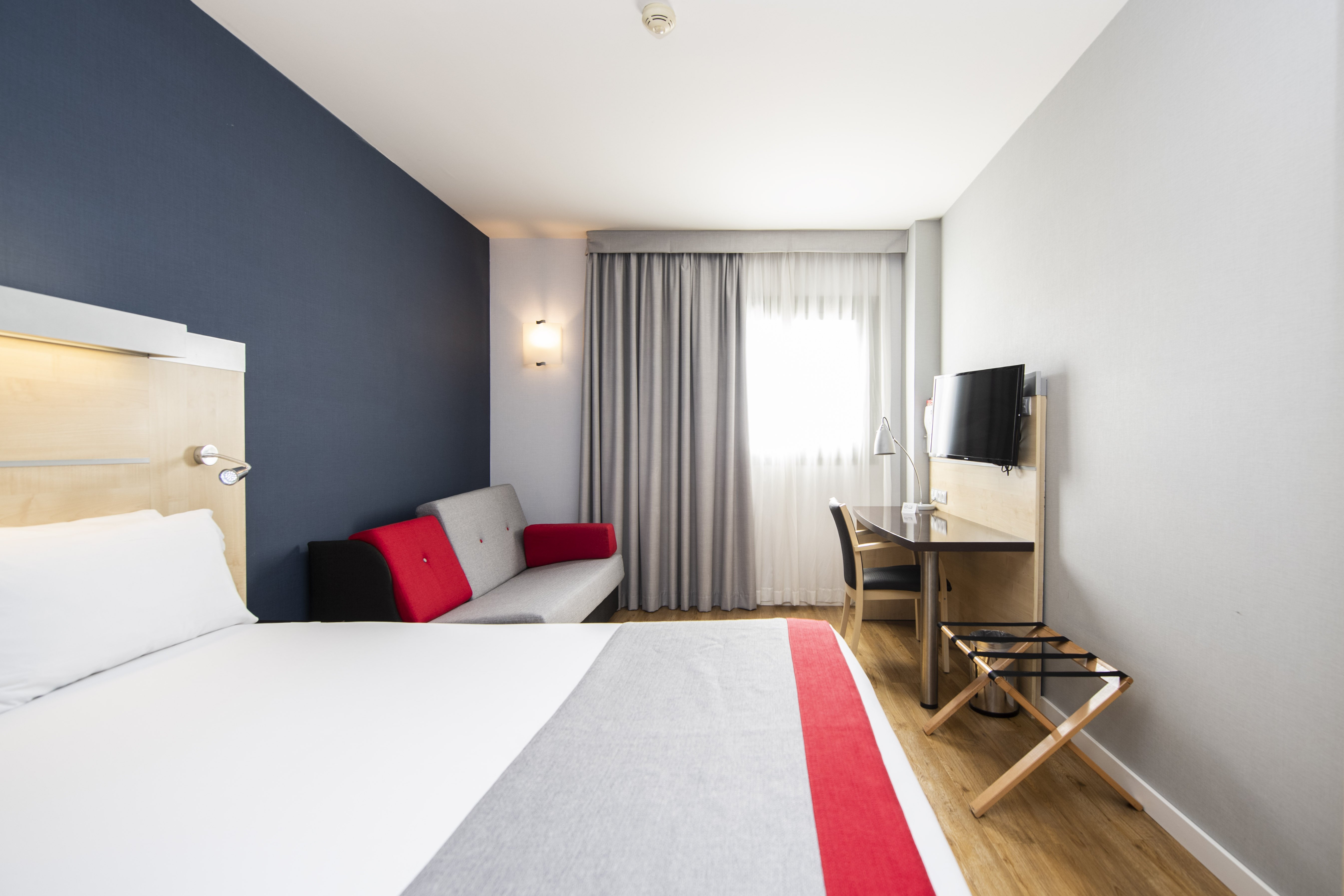 holiday inn express barcelona sant cugat by ihg