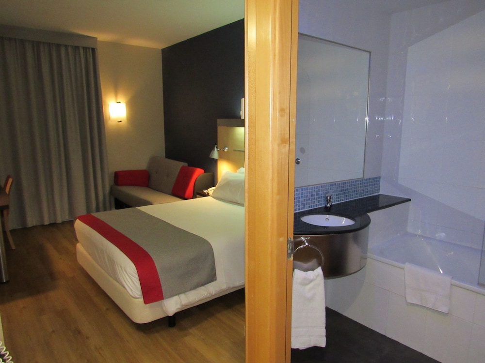 holiday inn express barcelona sant cugat by ihg