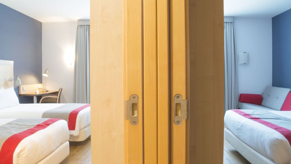 holiday inn express barcelona sant cugat by ihg