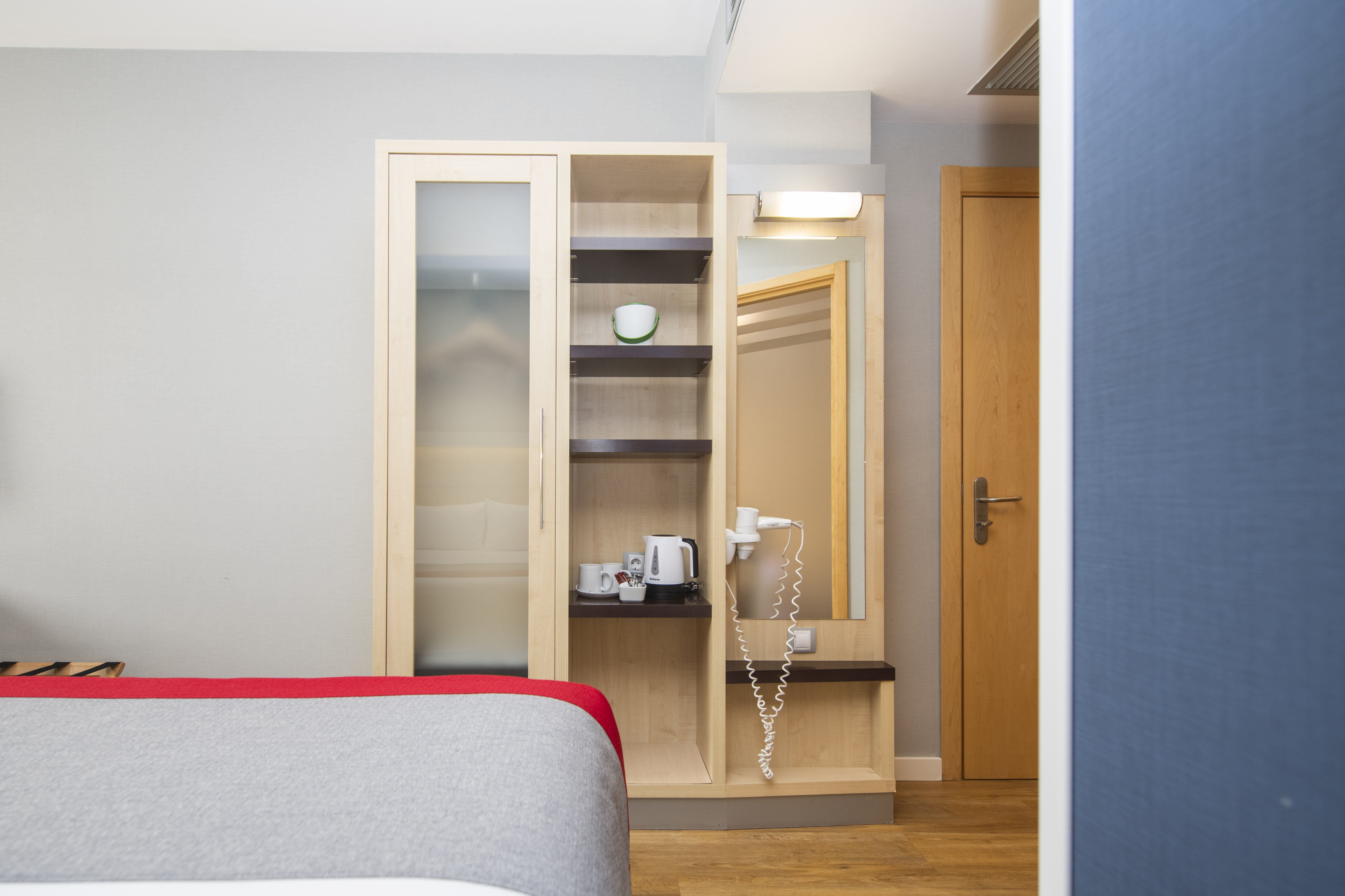 holiday inn express barcelona sant cugat by ihg