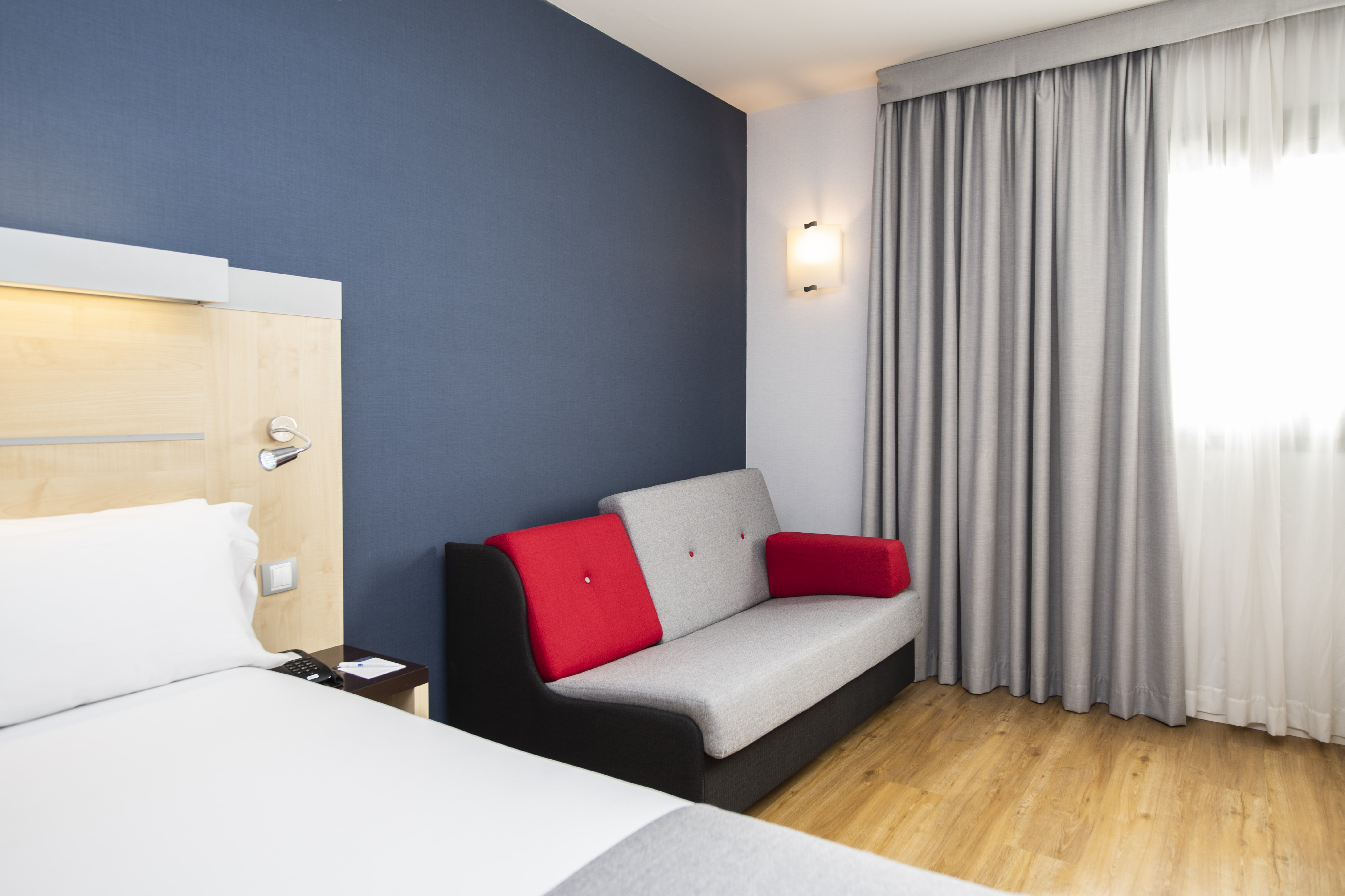 holiday inn express barcelona sant cugat by ihg