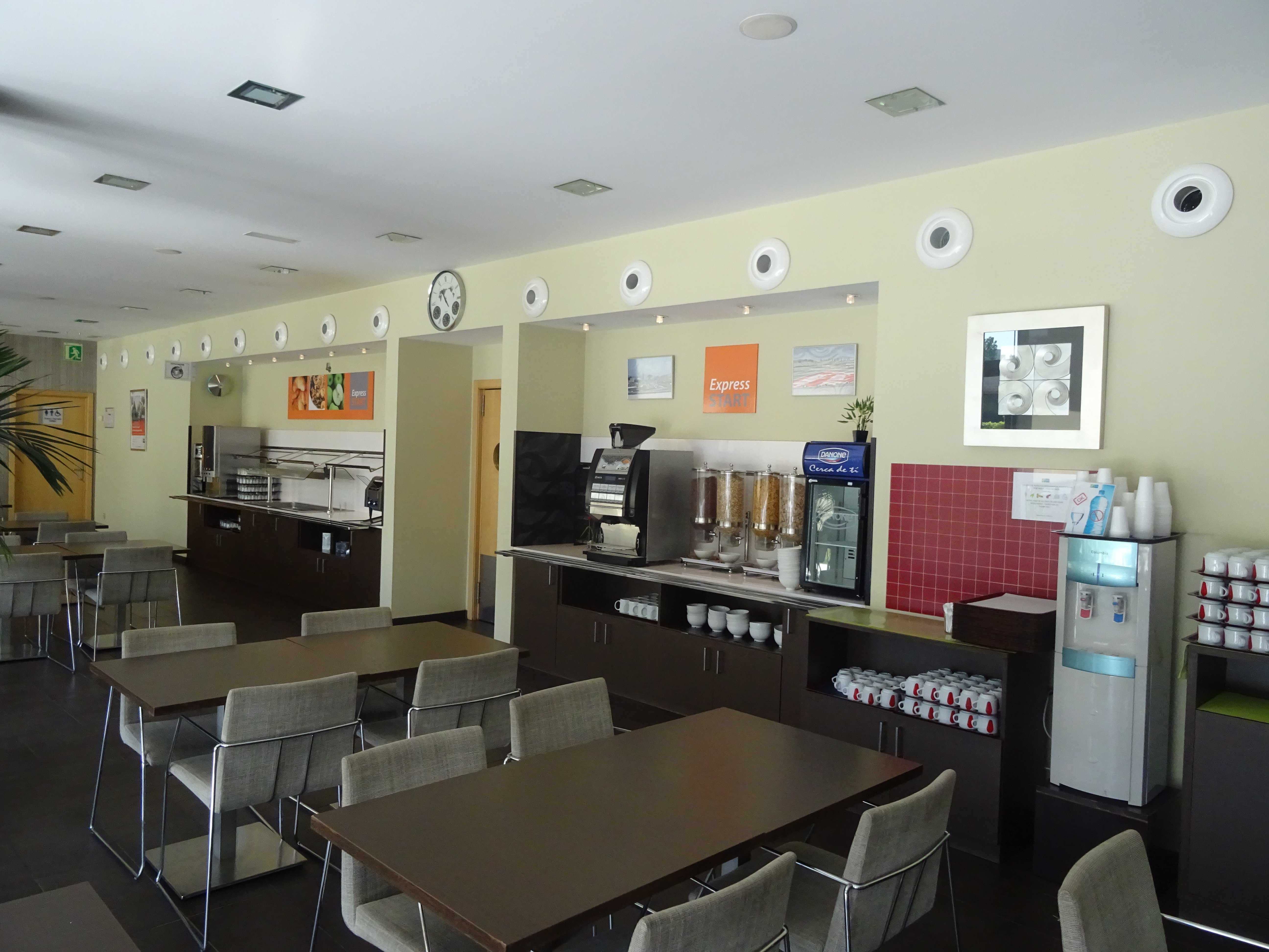 holiday inn express barcelona sant cugat by ihg