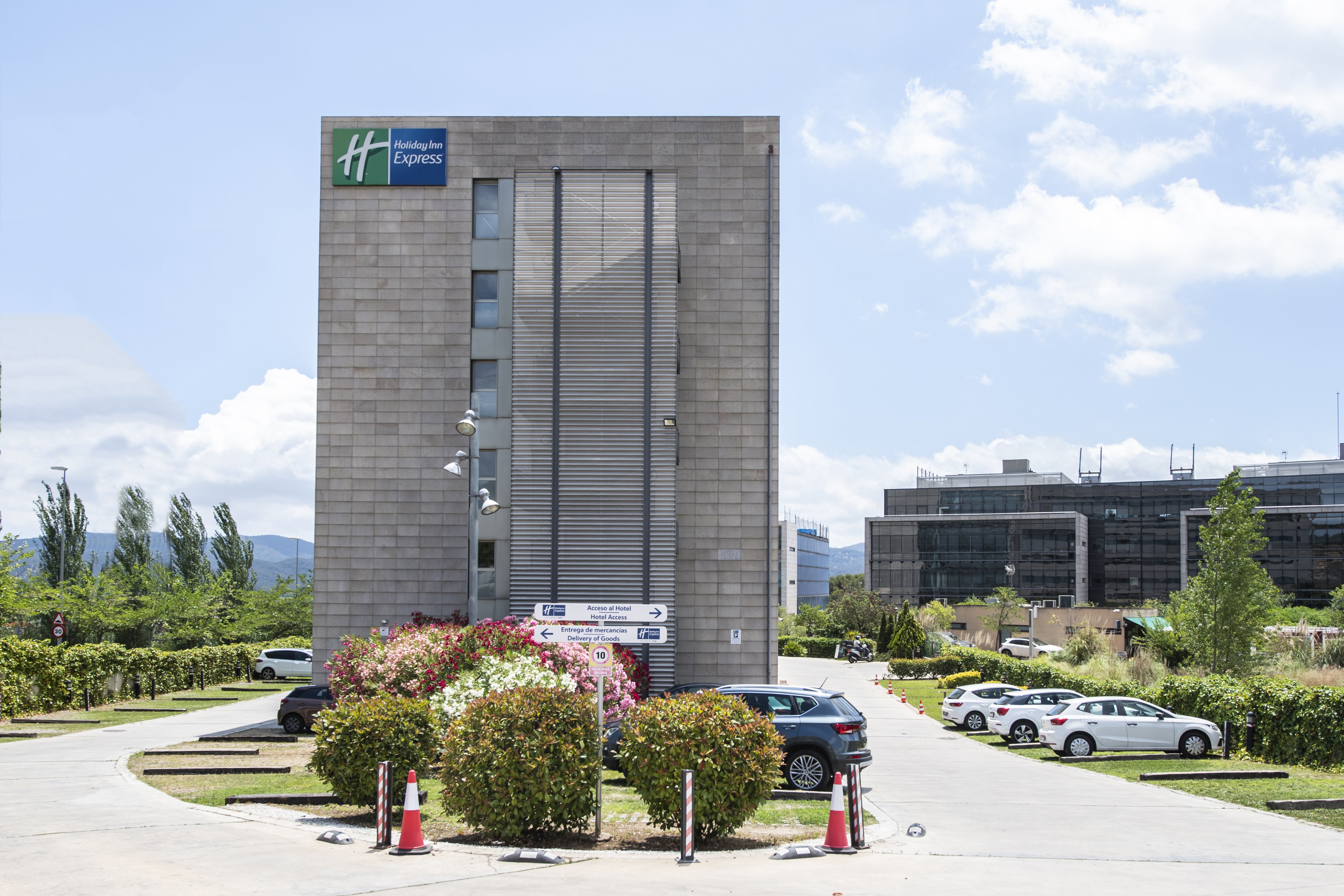 holiday inn express barcelona sant cugat by ihg