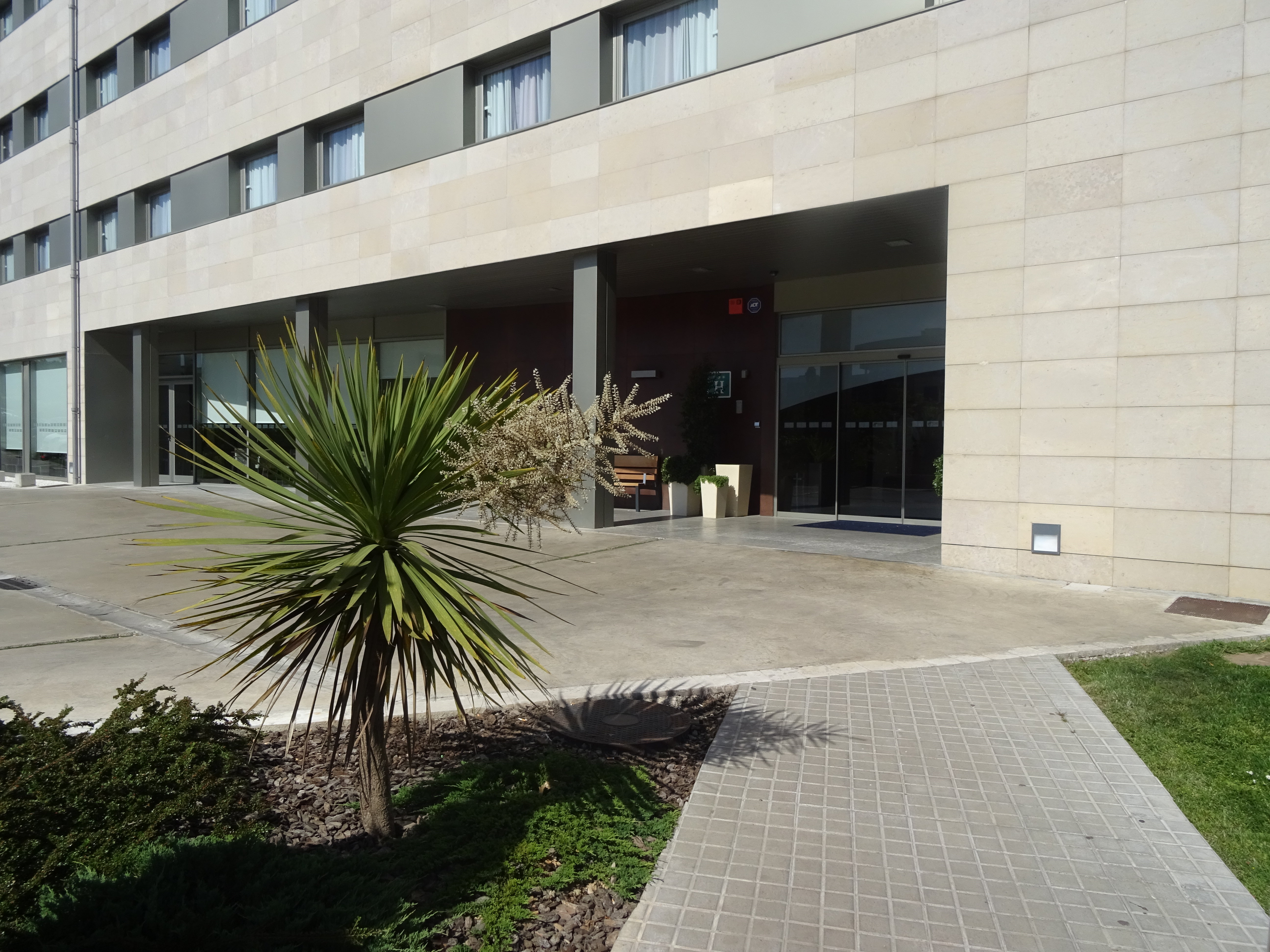 holiday inn express barcelona sant cugat by ihg