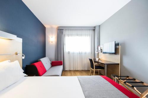 holiday inn express barcelona sant cugat by ihg