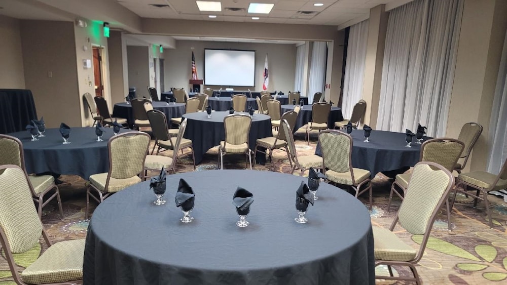 holiday inn palmdale lancaster by ihg