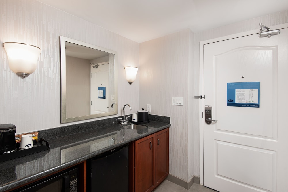 hampton inn and suites barrie