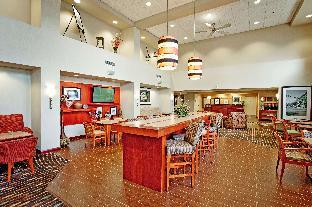 Hampton Inn & Suites Barrie,Barrie - Orillia>>Barrie,3 star