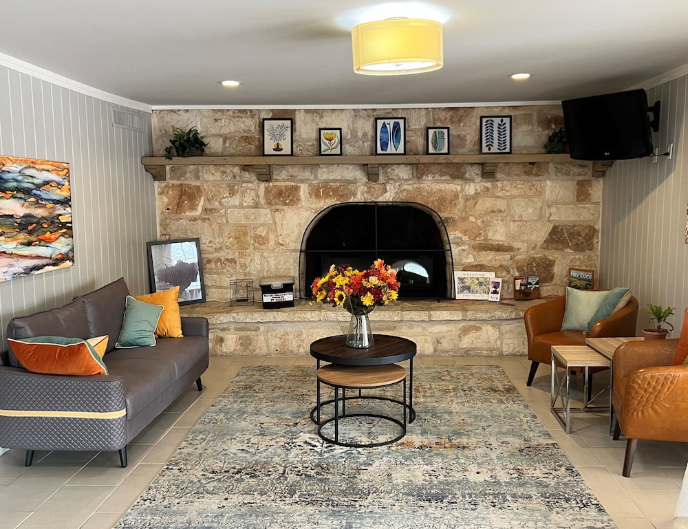 sunday house inn and suites