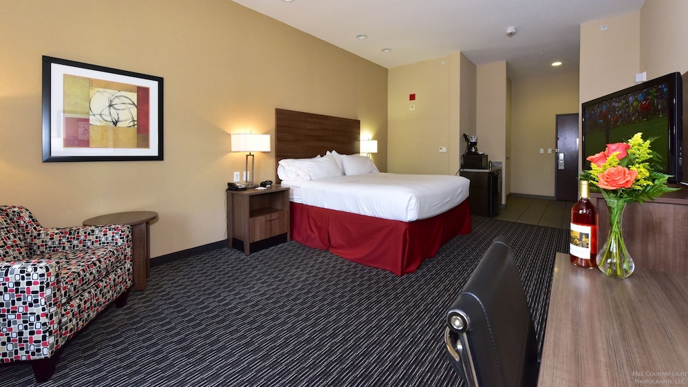 holiday inn express and suites fredericksburg by ihg