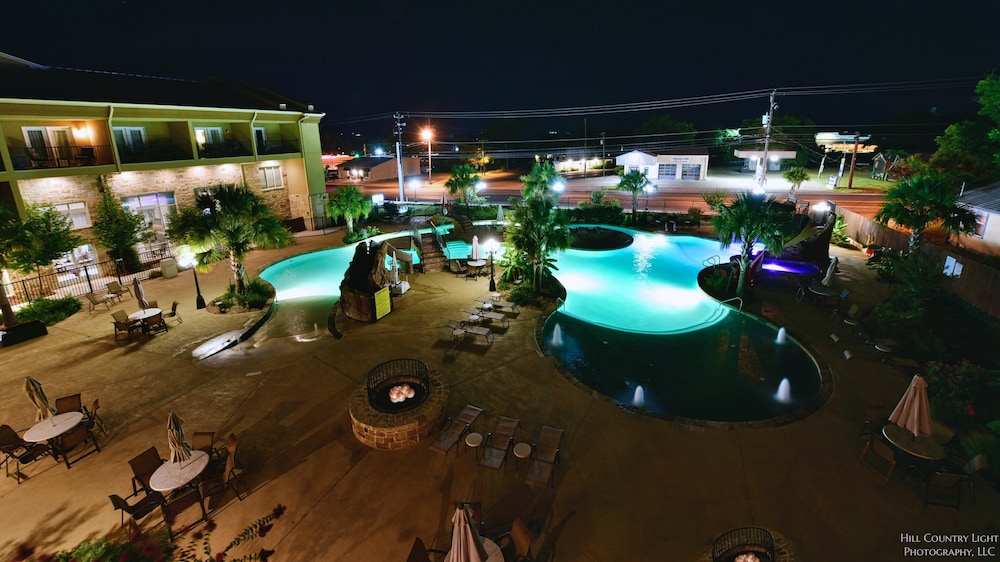 holiday inn express and suites fredericksburg by ihg