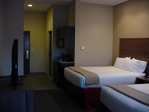 holiday inn express and suites fredericksburg by ihg