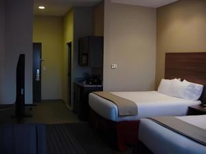 holiday inn express and suites fredericksburg by ihg