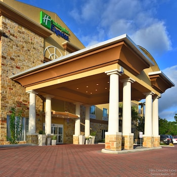 Holiday Inn Express & Suites Fredericksburg By Ihg,Kerrville>>Fredericksburg,3 star