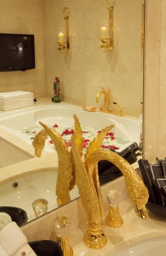 wyndham grand regency doha