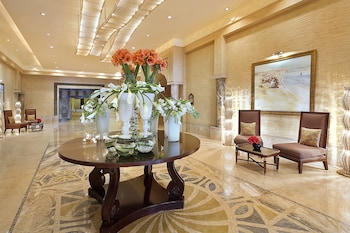 sharq village and spa a ritz carlton hotel