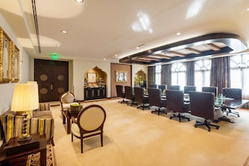 sharq village and spa a ritz carlton hotel