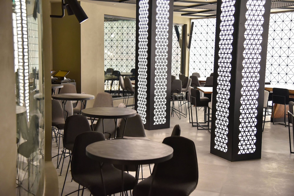 sharq village and spa a ritz carlton hotel