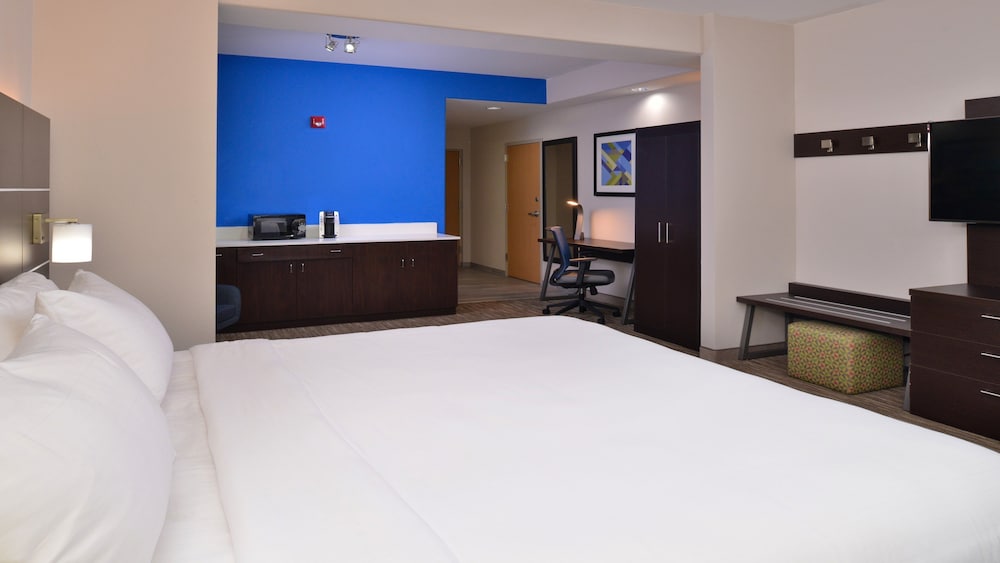 holiday inn express and suites laplace by ihg