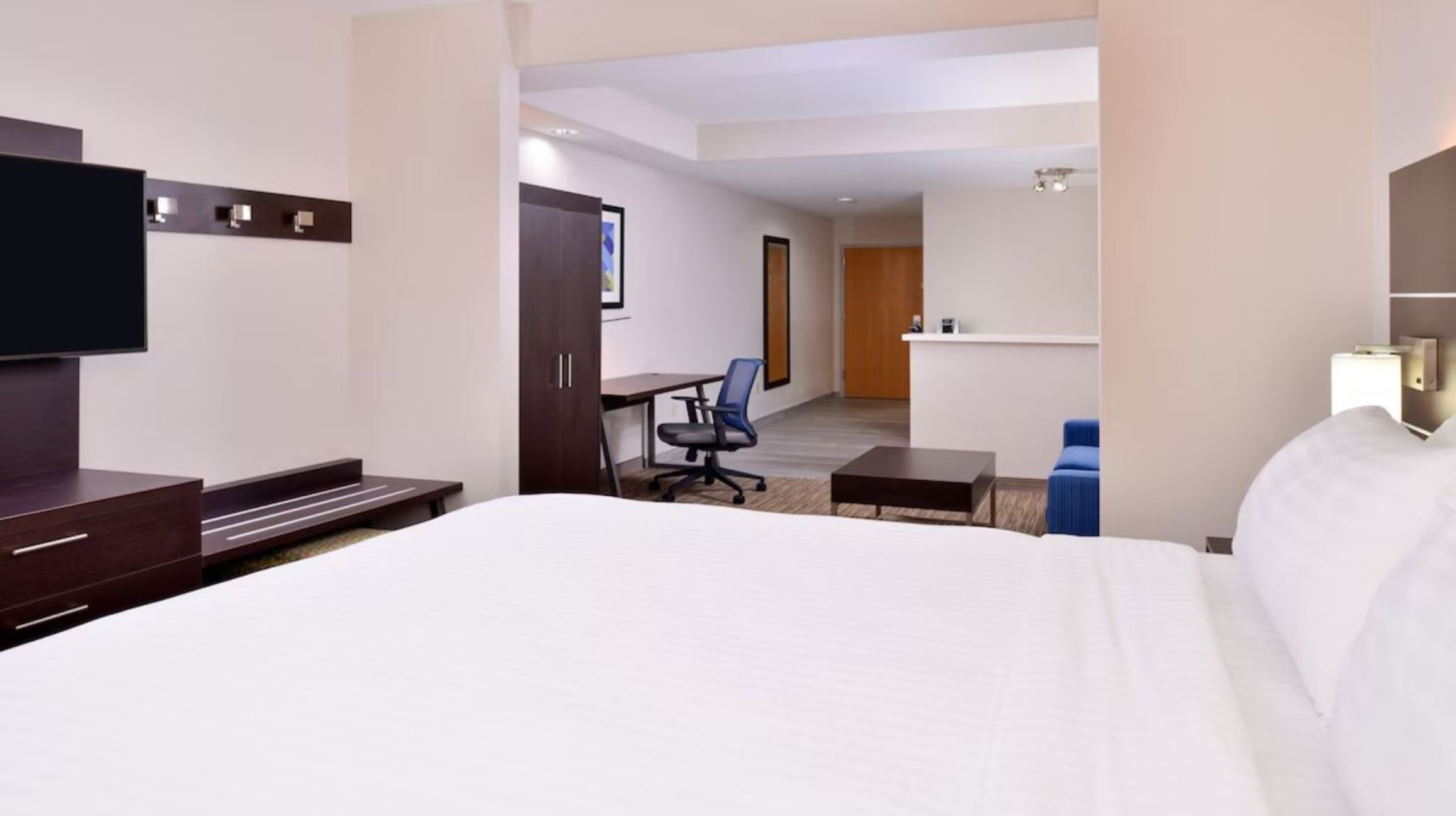 holiday inn express and suites laplace by ihg