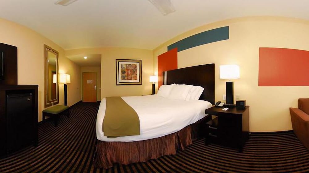 holiday inn express and suites laplace by ihg
