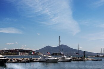 h rooms boutique hotel