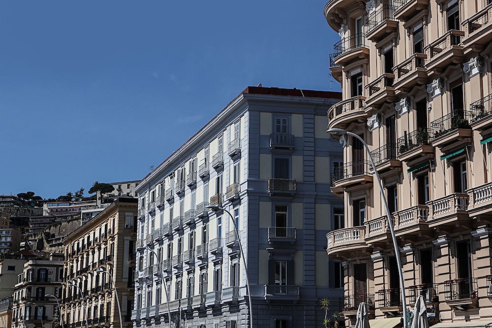 h rooms boutique hotel