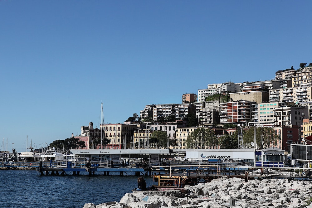 h rooms boutique hotel