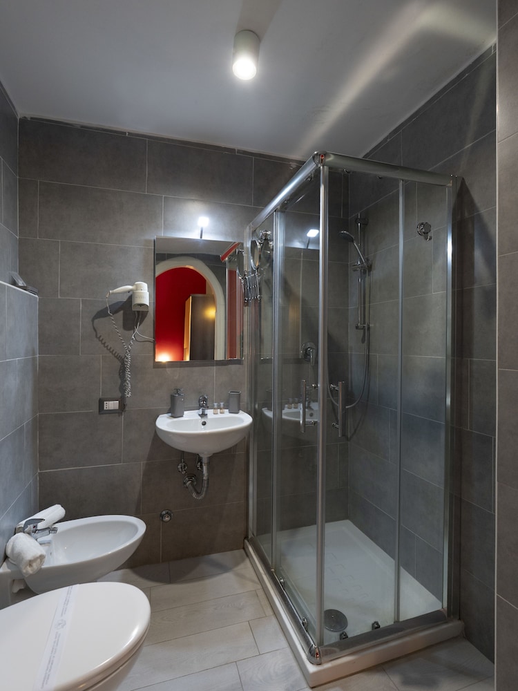 h rooms boutique hotel