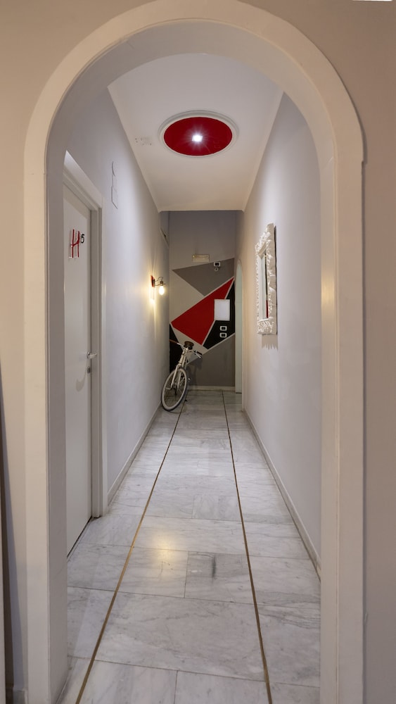 h rooms boutique hotel