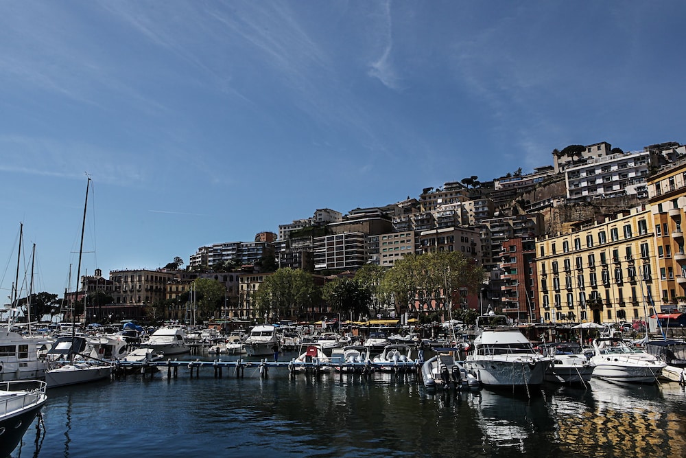 h rooms boutique hotel