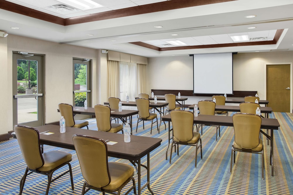 hampton inn by hilton columbus south fort benning